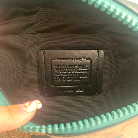 Warren BeltBag In SignatureCanvas,Rexy By Guang Yu - Picture 5 of 11